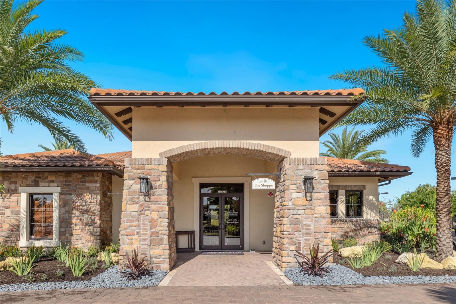 ESPLANADE GOLF AND COUNTRY CLUB - Residential