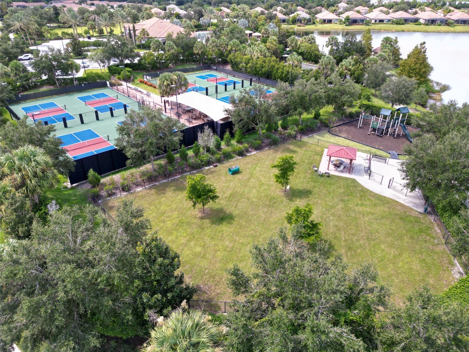 ESPLANADE GOLF AND COUNTRY CLUB - Residential