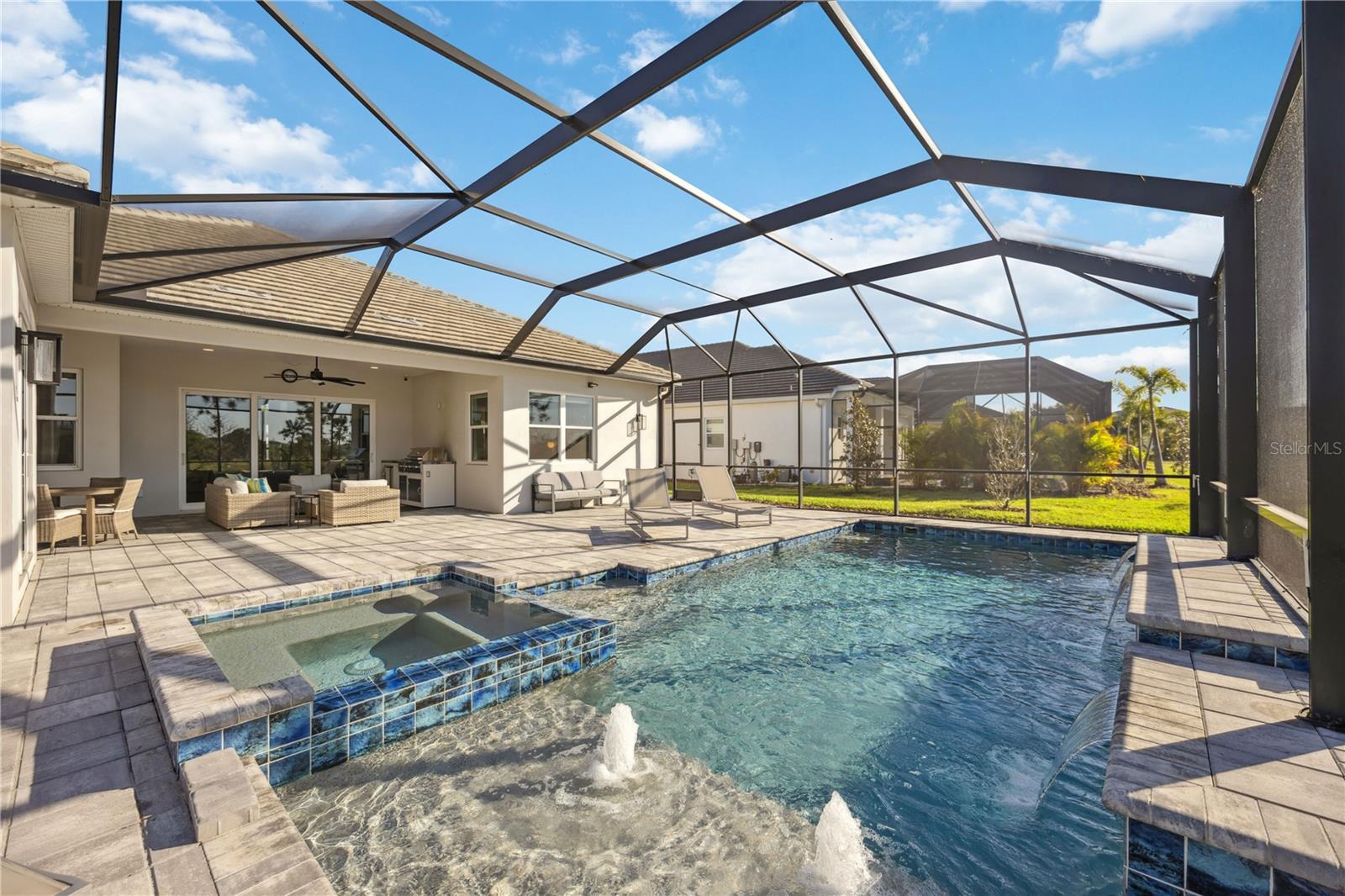 LAKEHOUSE COVE AT WATERSIDE PH 3 - Residential