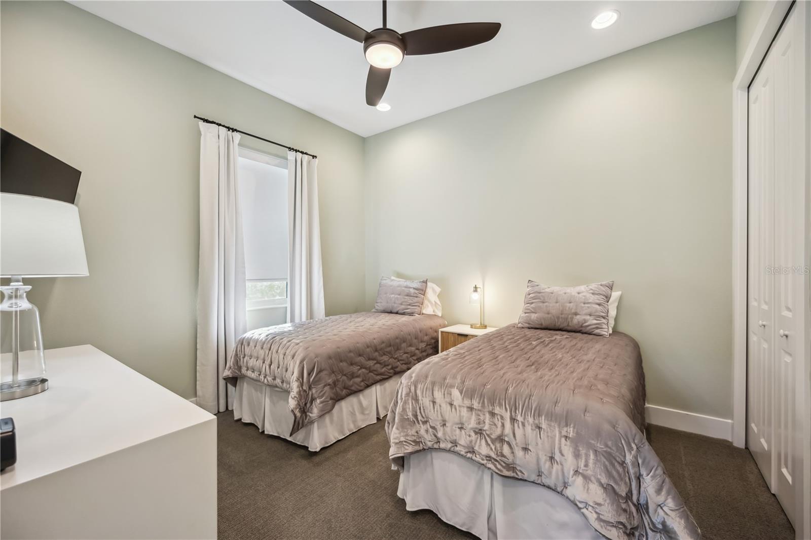 LAKEHOUSE COVE AT WATERSIDE PH 3 - Residential