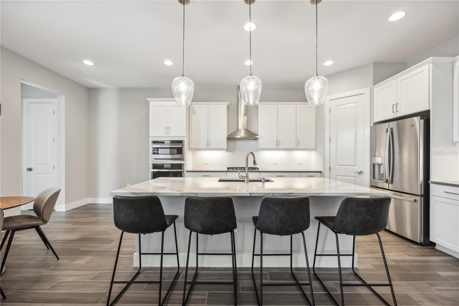 LAKEHOUSE COVE AT WATERSIDE PH 3 - Residential