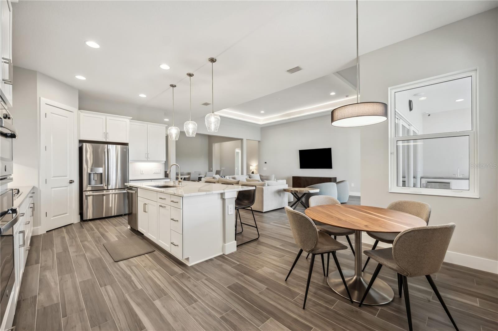 LAKEHOUSE COVE AT WATERSIDE PH 3 - Residential