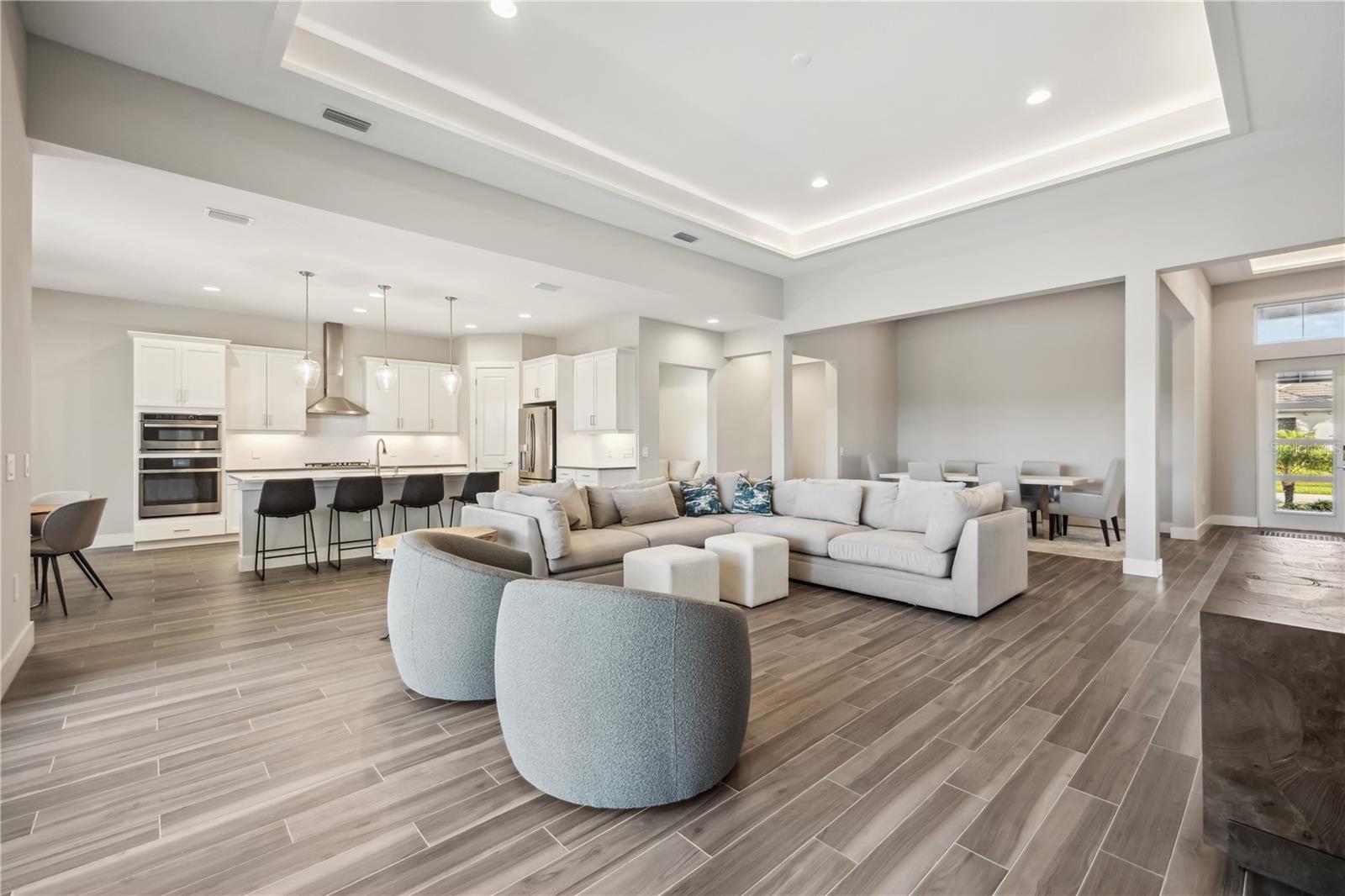 LAKEHOUSE COVE AT WATERSIDE PH 3 - Residential