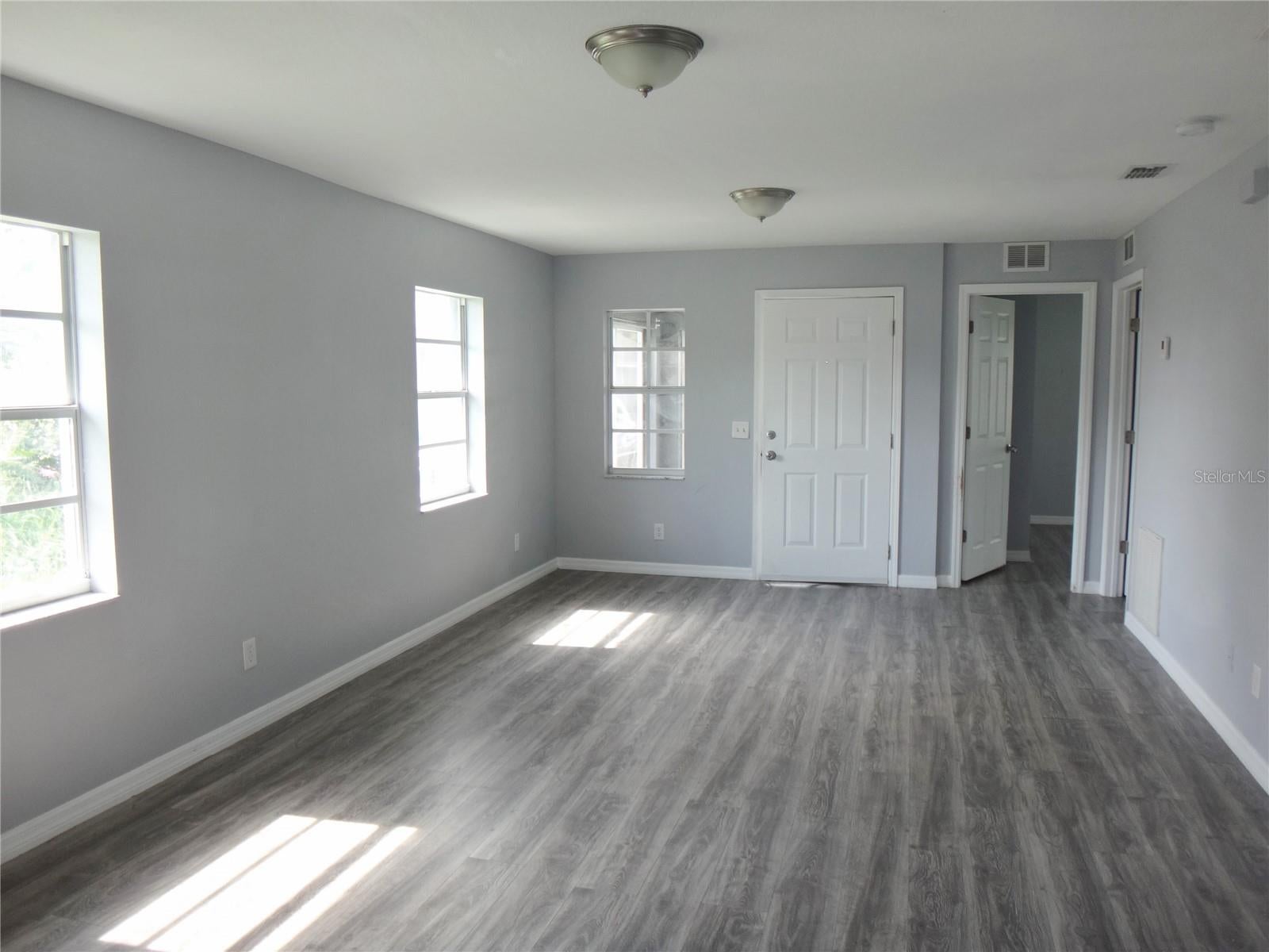 1125 BRITTS LANE