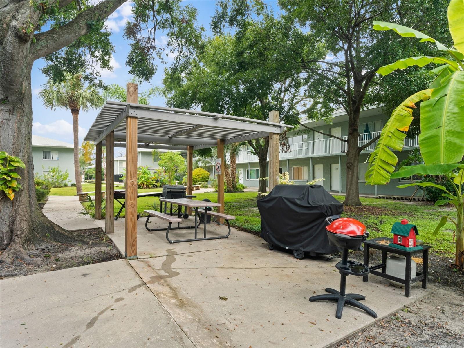 PARKLANE CONDO - Commercial Sale