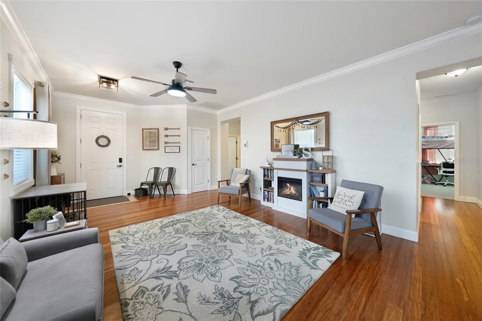 CREEKSIDE - Residential