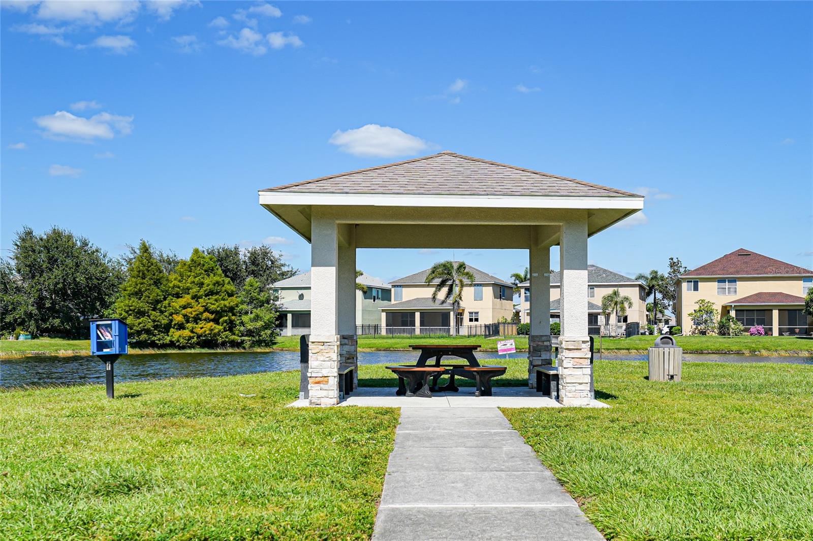 CREEKSIDE - Residential