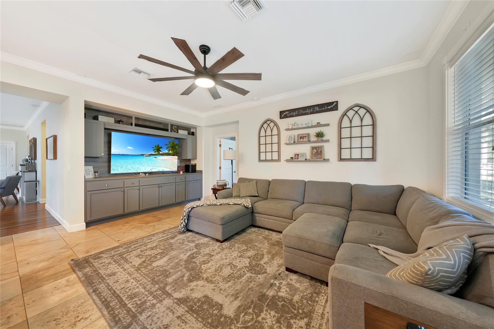 CREEKSIDE - Residential