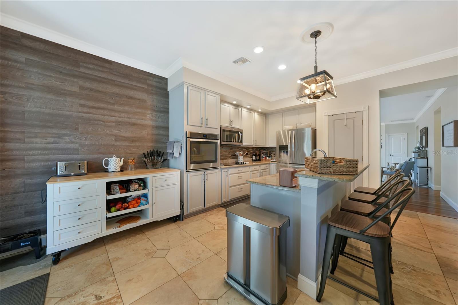 CREEKSIDE - Residential