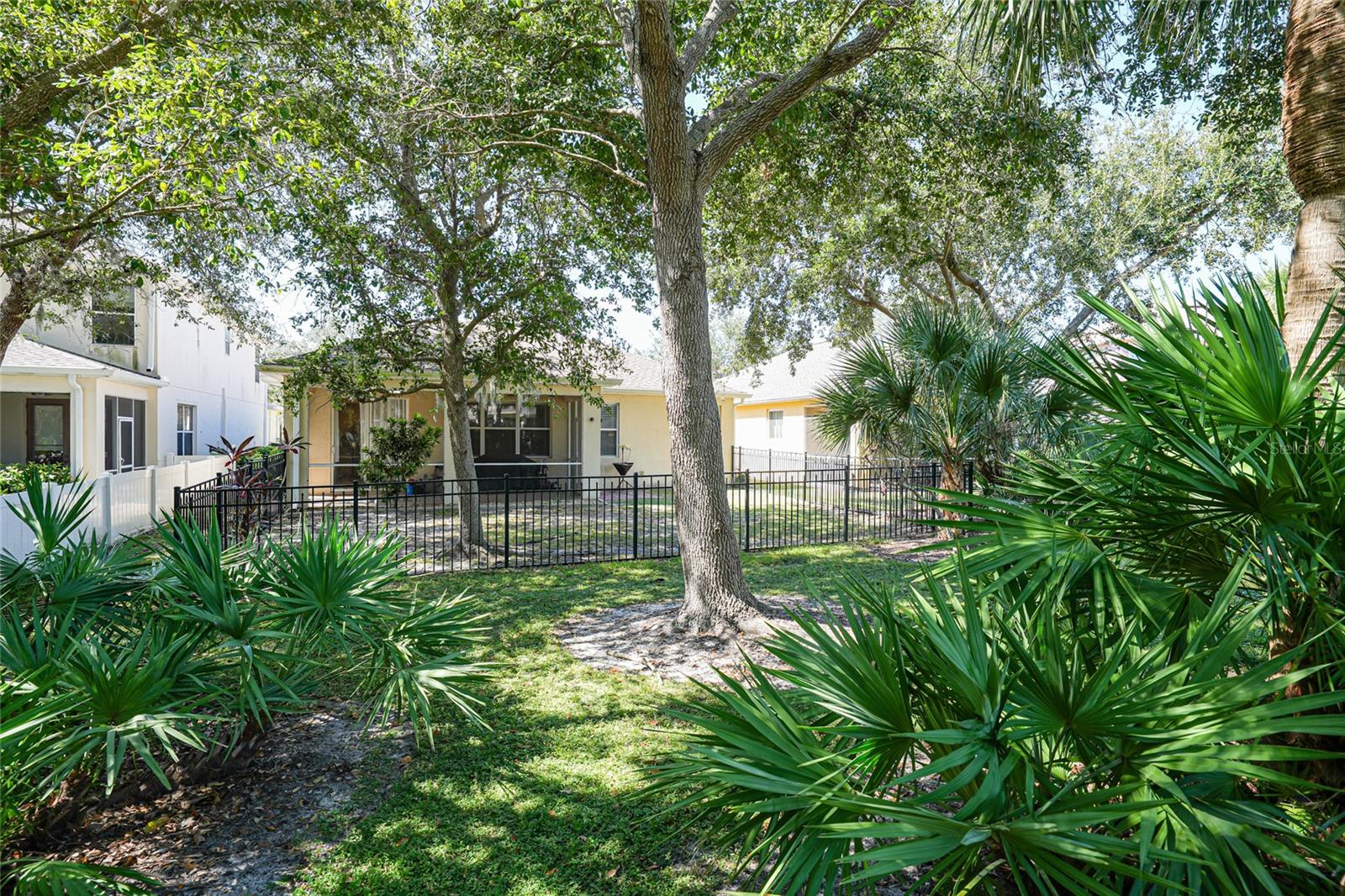 CREEKSIDE - Residential