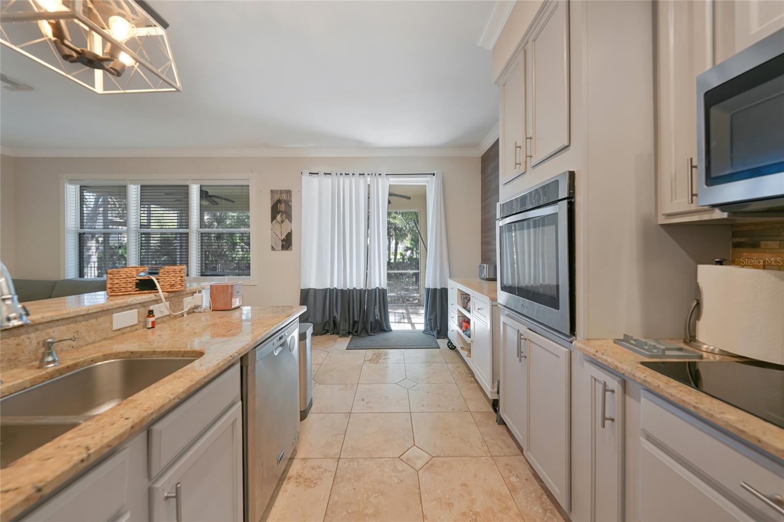 CREEKSIDE - Residential