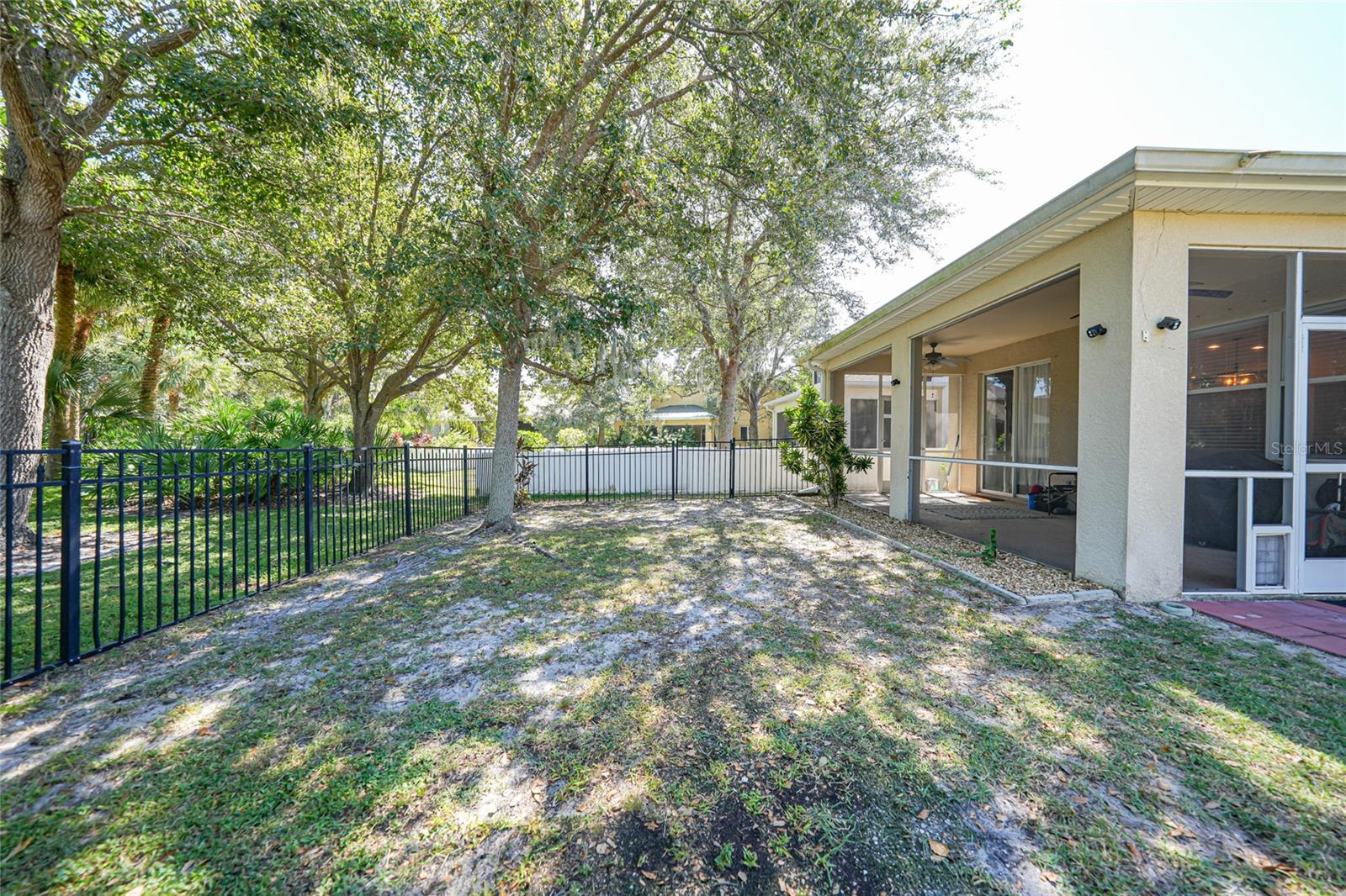 CREEKSIDE - Residential