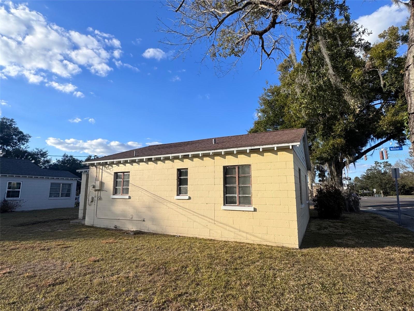 600 W WEBSTER AVENUE