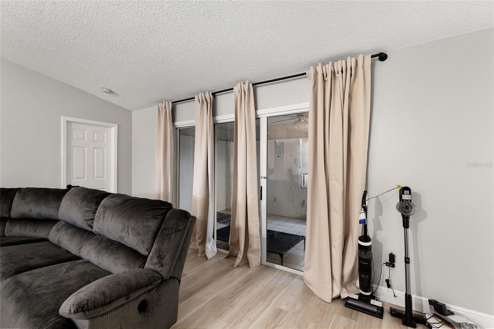 SILVER SPGS SHORES UN 28 - Residential