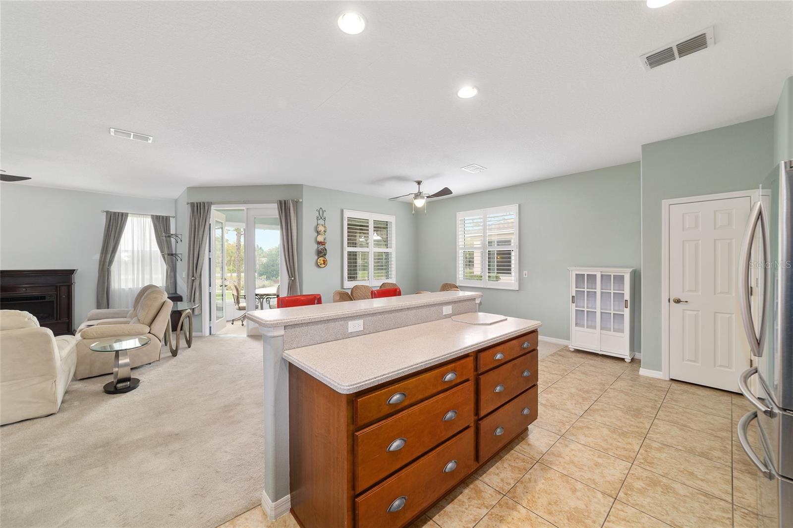 ON TOP OF THE WORLD - Residential