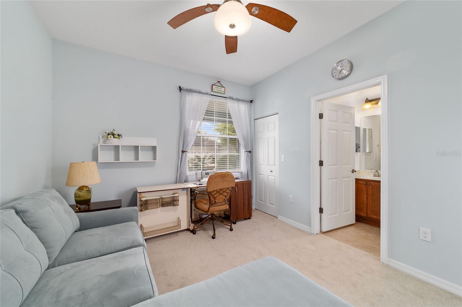 ON TOP OF THE WORLD - Residential