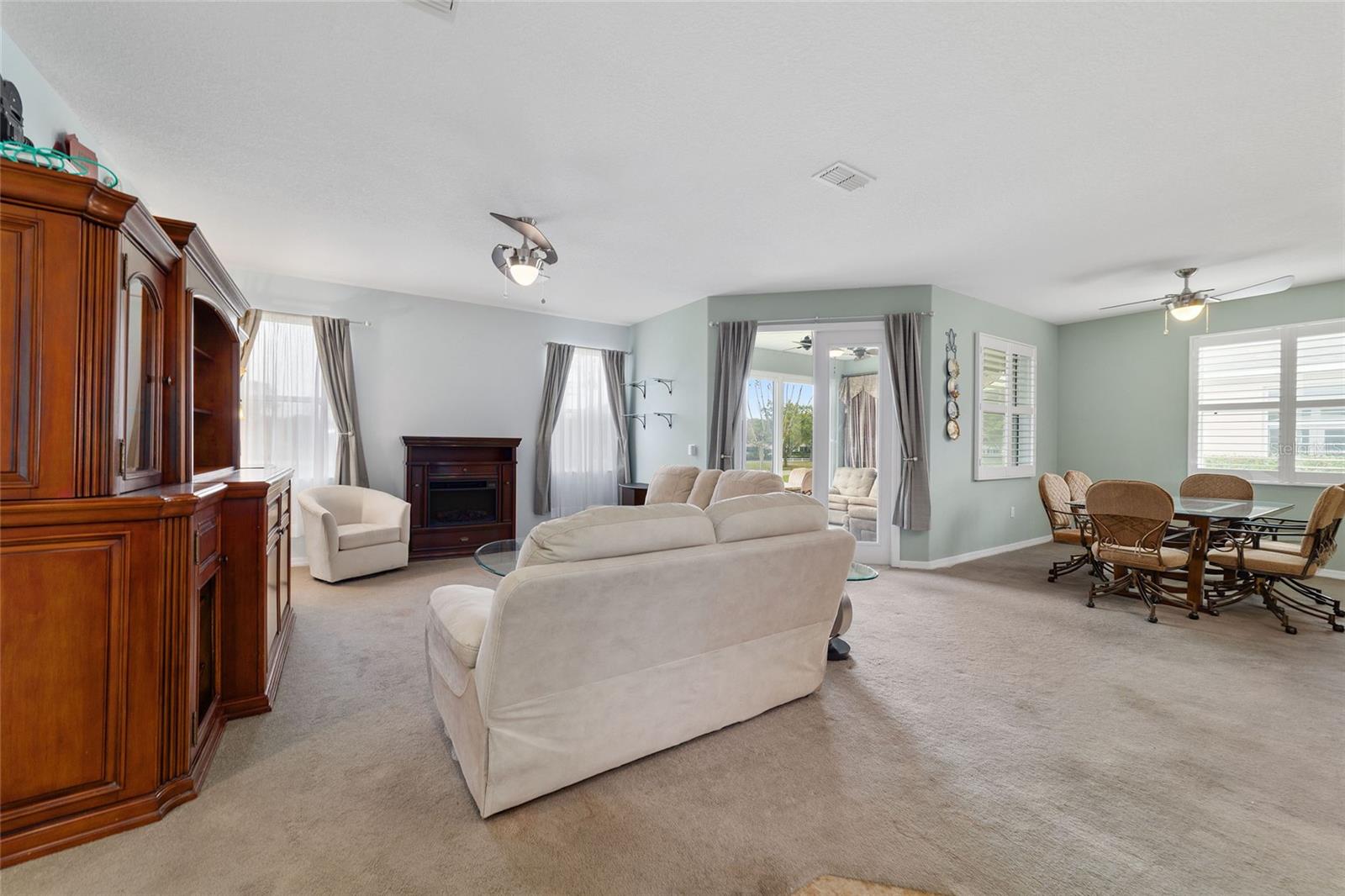 ON TOP OF THE WORLD - Residential