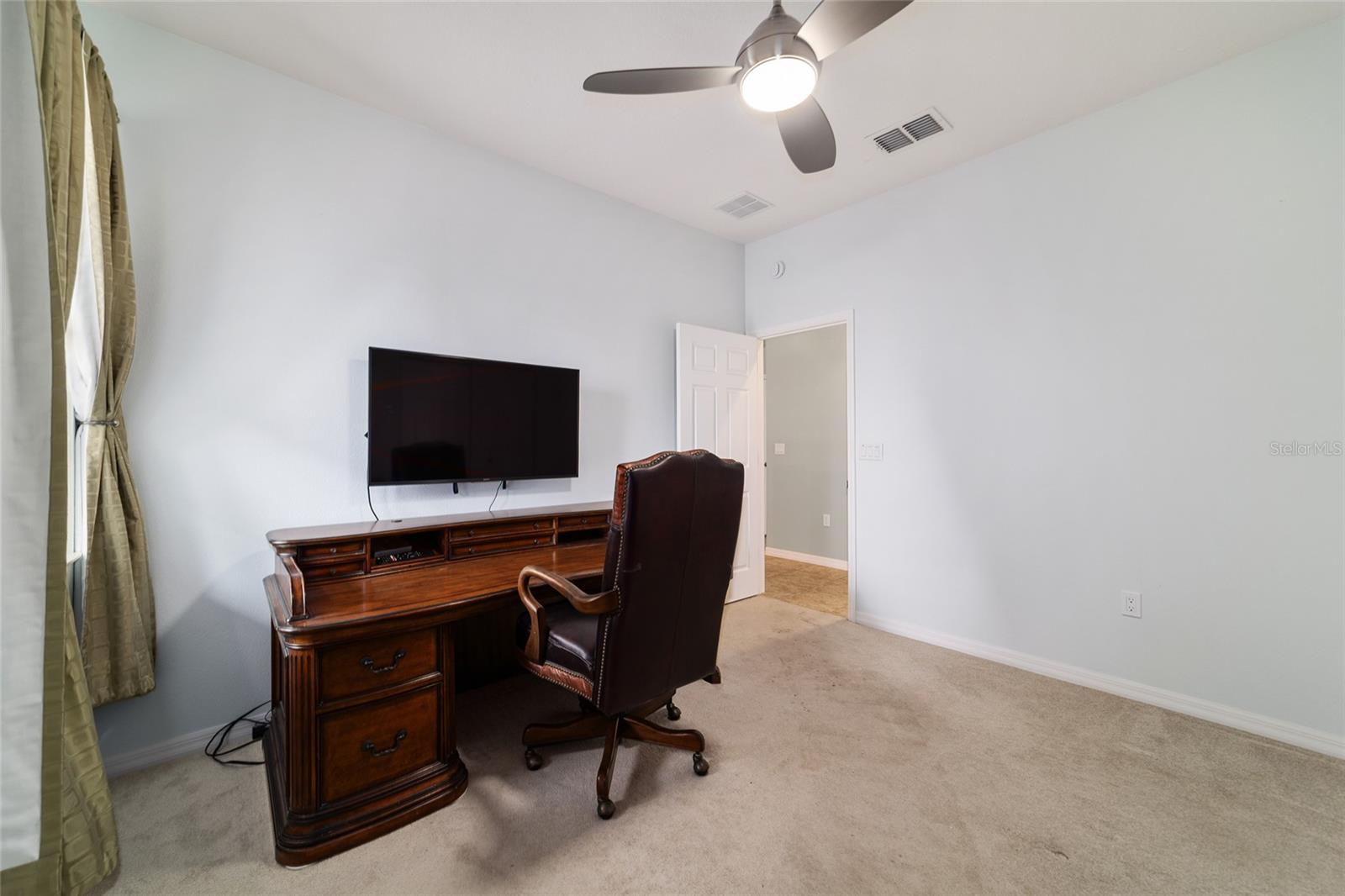 ON TOP OF THE WORLD - Residential