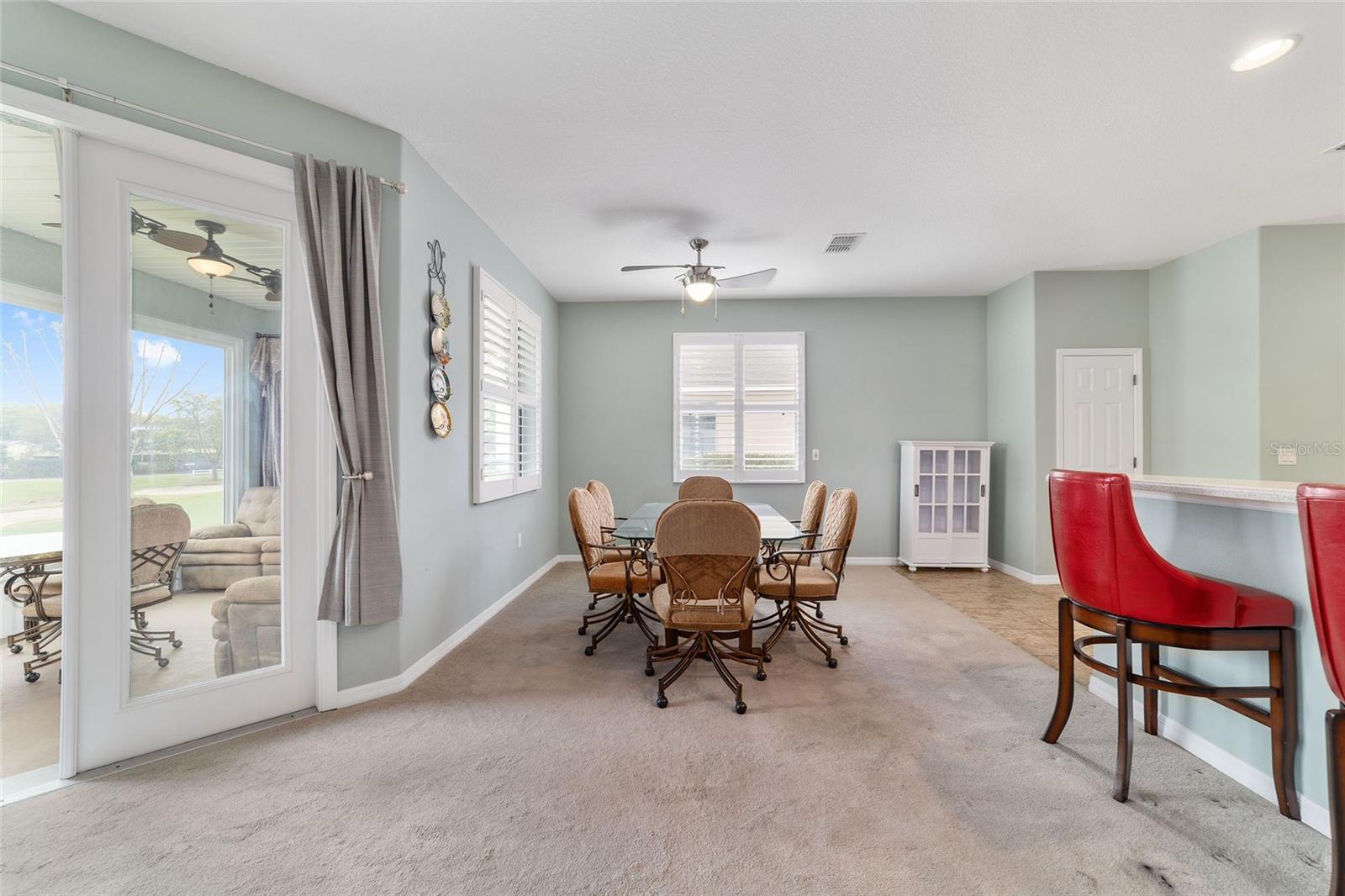 ON TOP OF THE WORLD - Residential