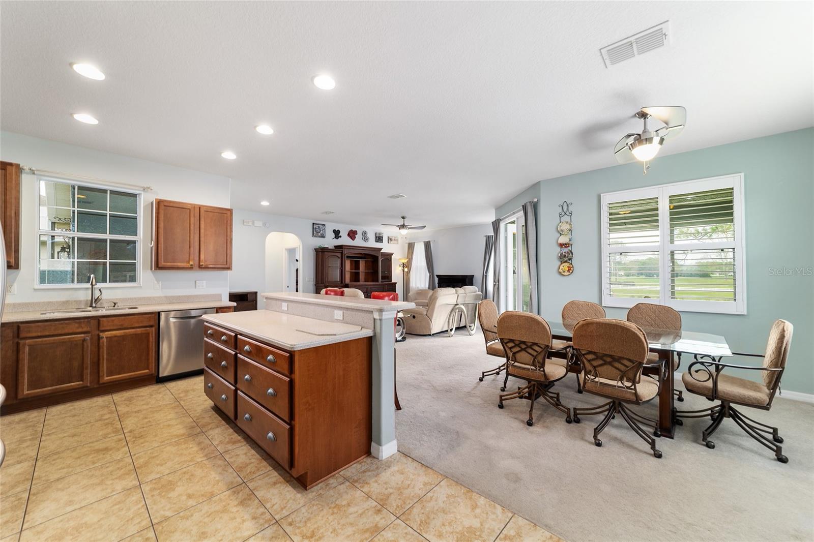 ON TOP OF THE WORLD - Residential