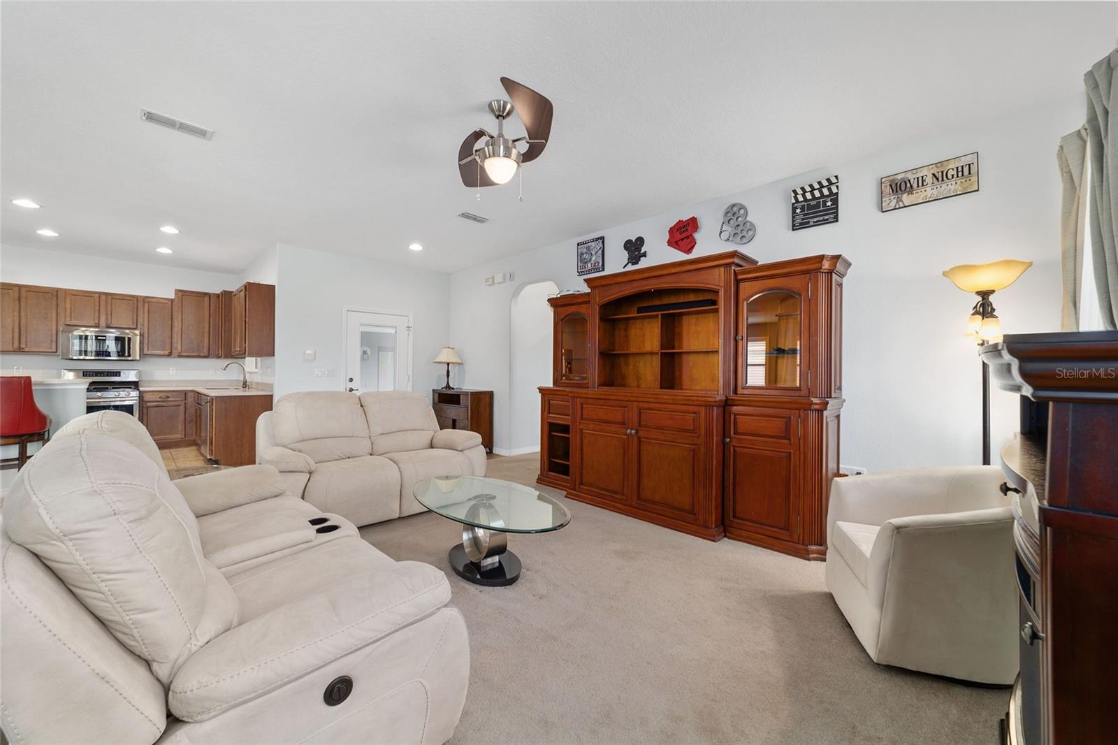 ON TOP OF THE WORLD - Residential