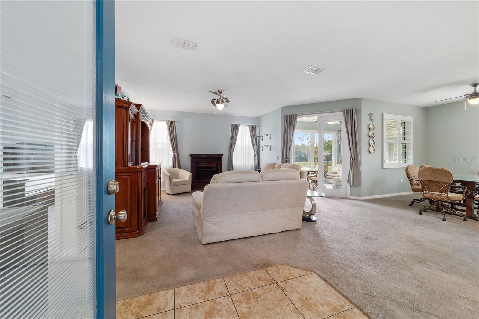 ON TOP OF THE WORLD - Residential