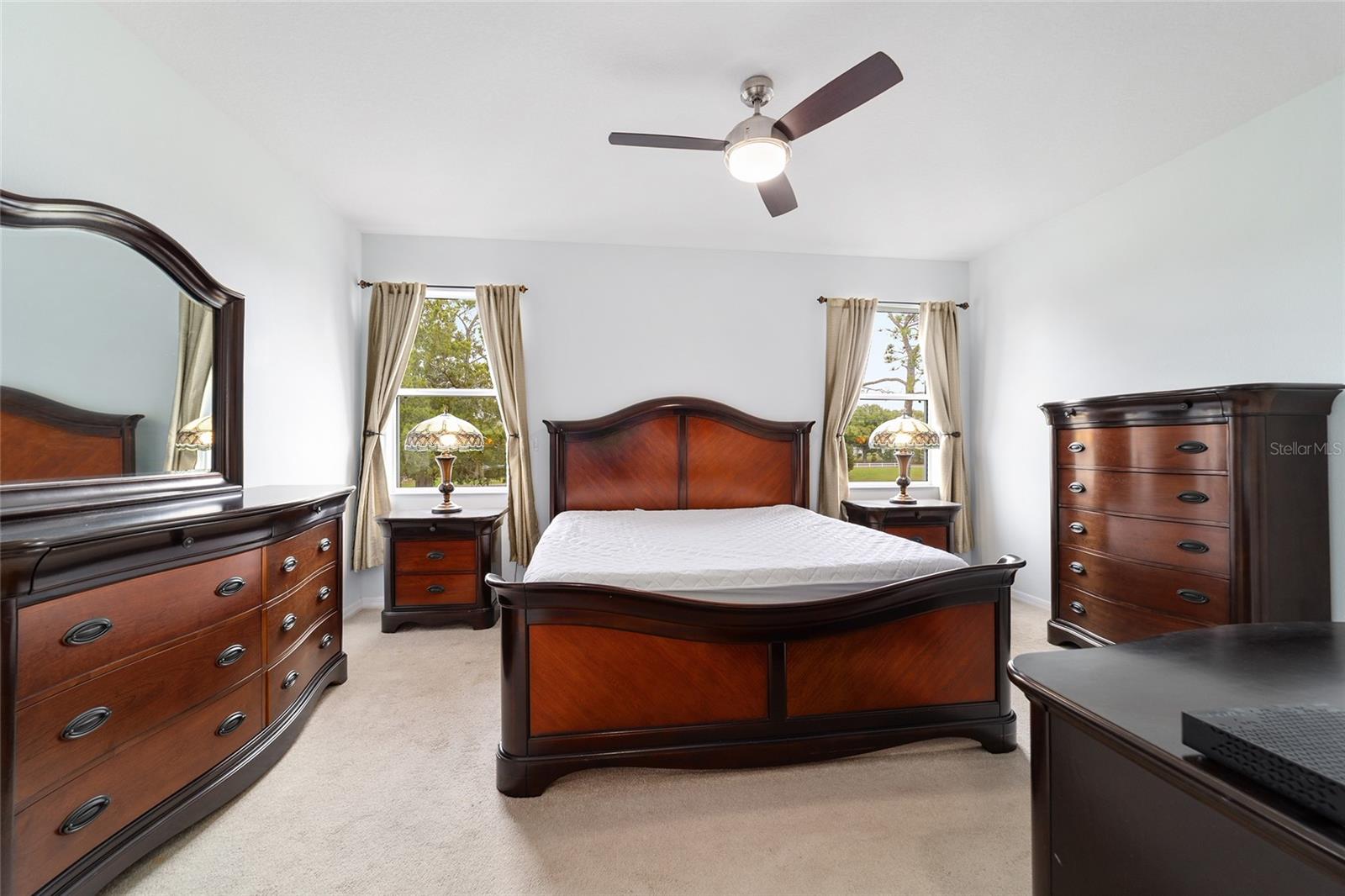 ON TOP OF THE WORLD - Residential