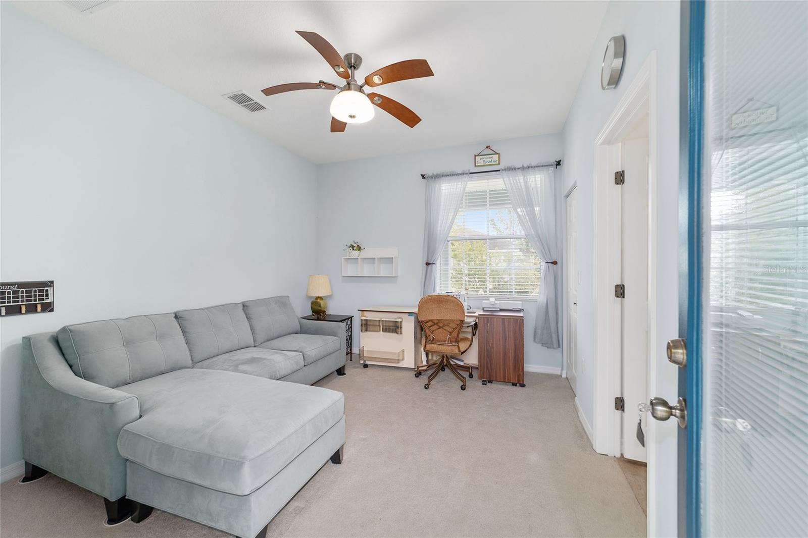 ON TOP OF THE WORLD - Residential