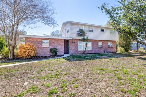 Photo of 1231 Greenview Drive, Lakeland, FL 33805 (MLS # TB8487786)