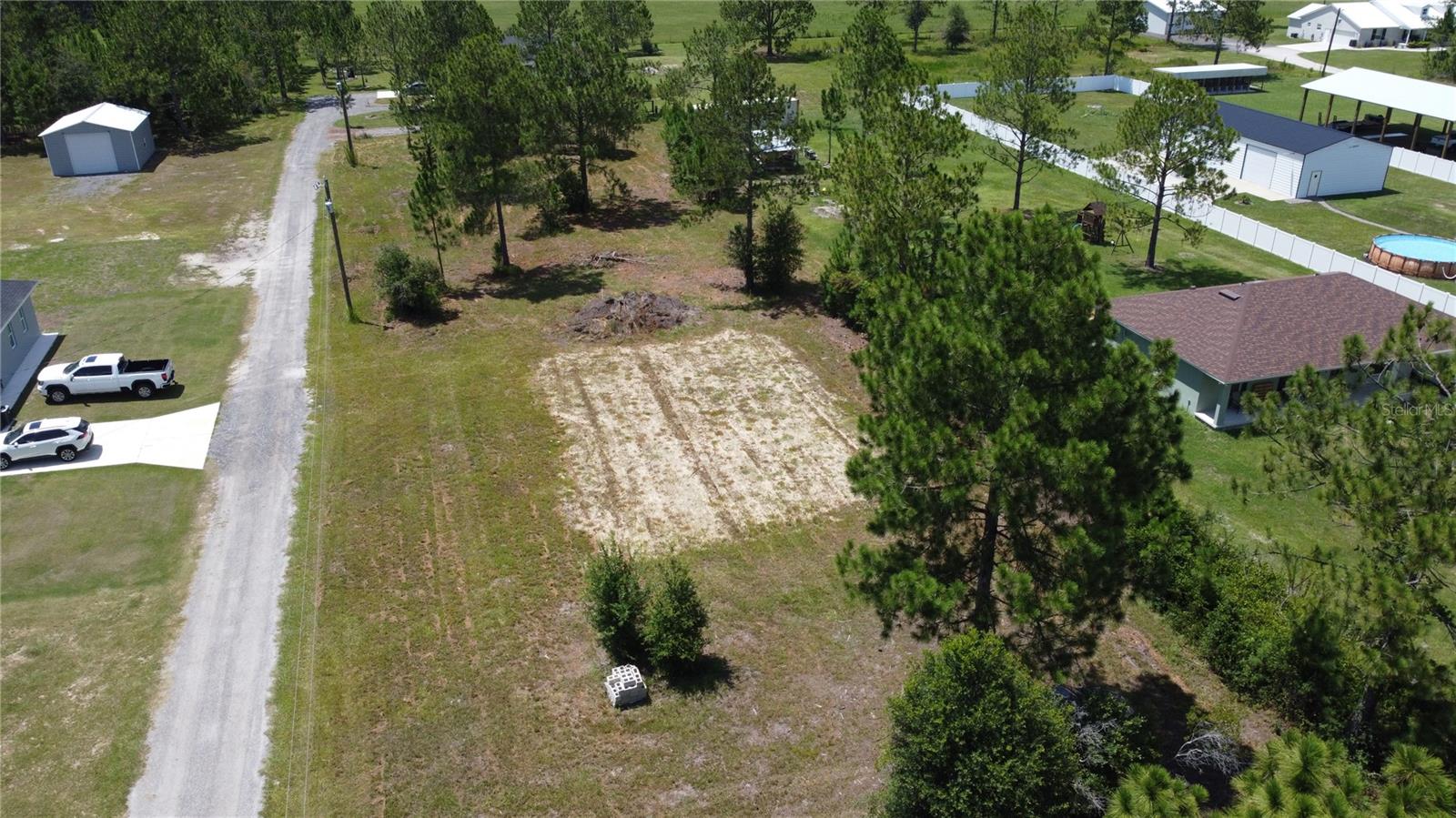 North Lakeland *** Build your Dream Home on this beautiful 1 Acre Lot! No HOA and Minimal Restrictions! This lot is deep and gives plenty of room to build a Barn, Park your big Boy toys, gardening, and so much more! Beautiful Pine Trees and room to spread out. Call today for more information!