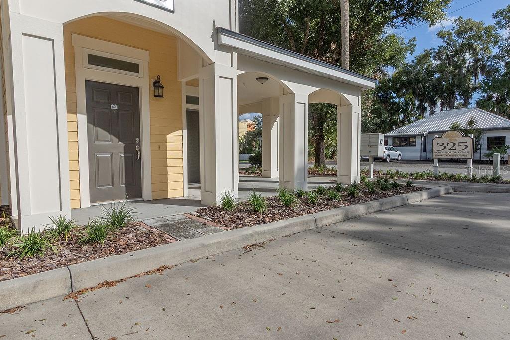 325 N FLORIDA AVENUE