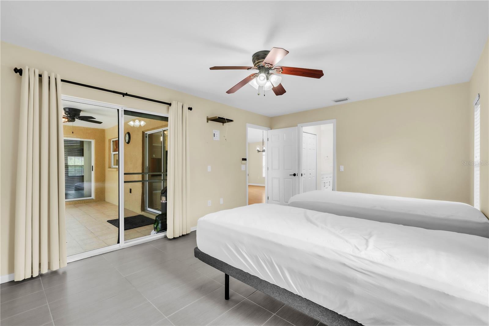 HAMMOCK PLACE II - Residential