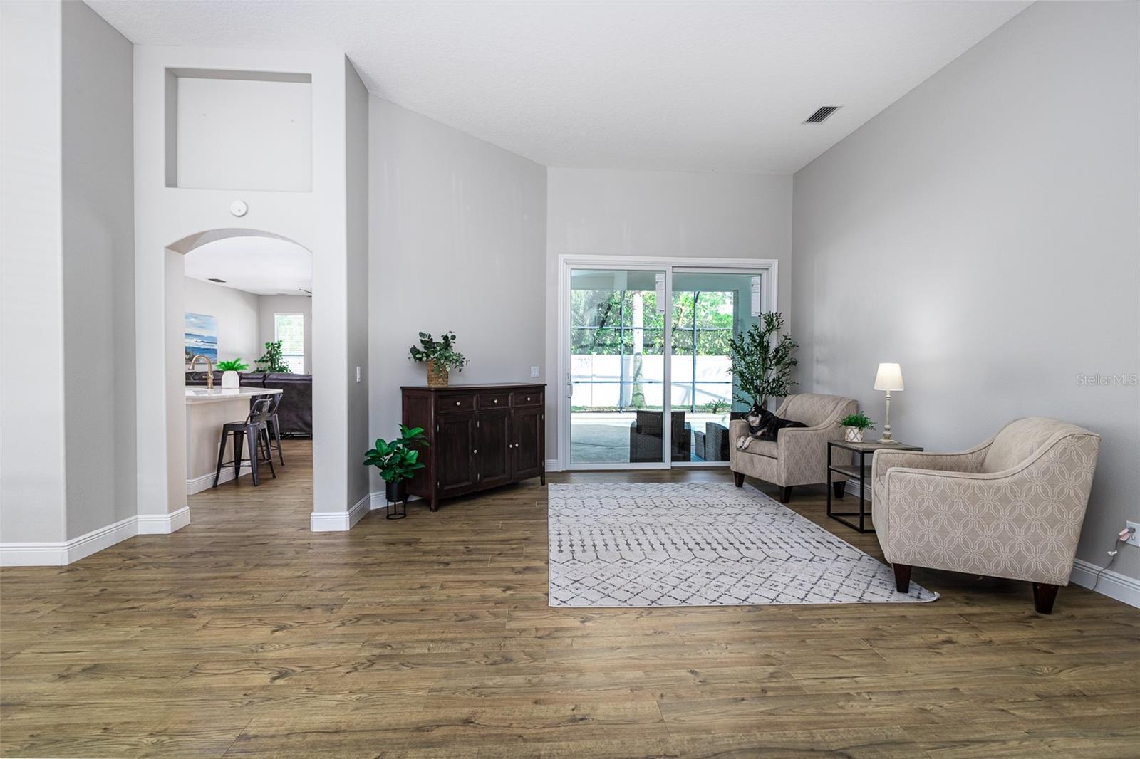 158 COSTA LOOP