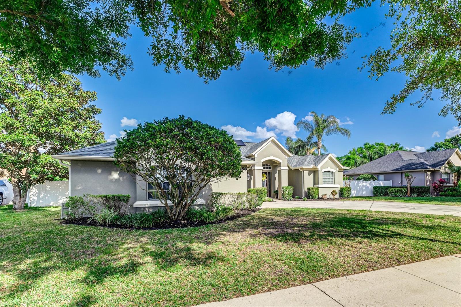 158 COSTA LOOP