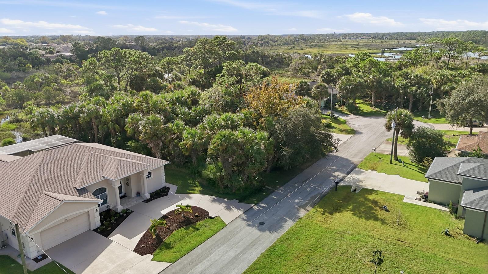 COUNTRY CLUB COVE - Land