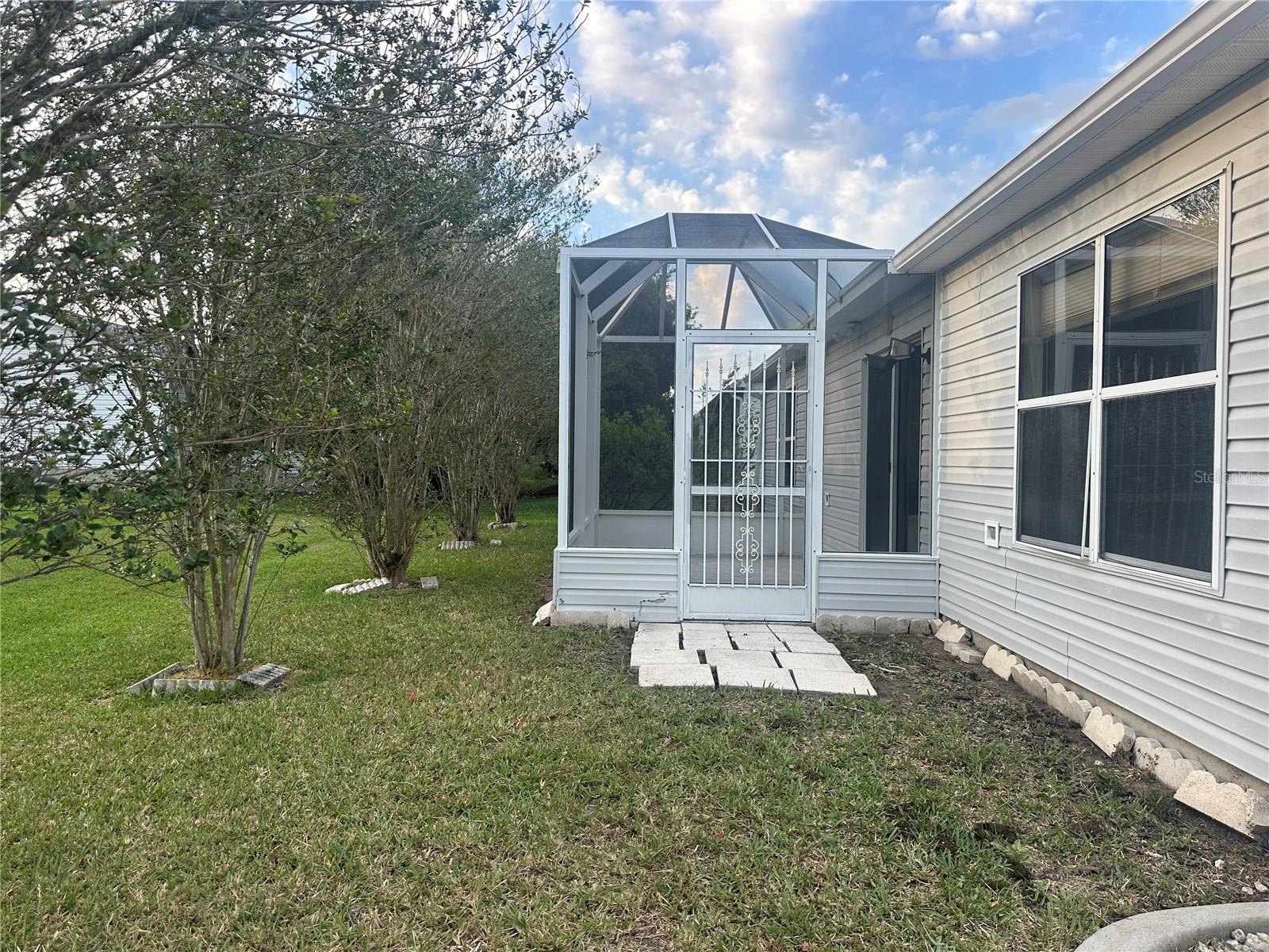 1812 SANIBEL COURT