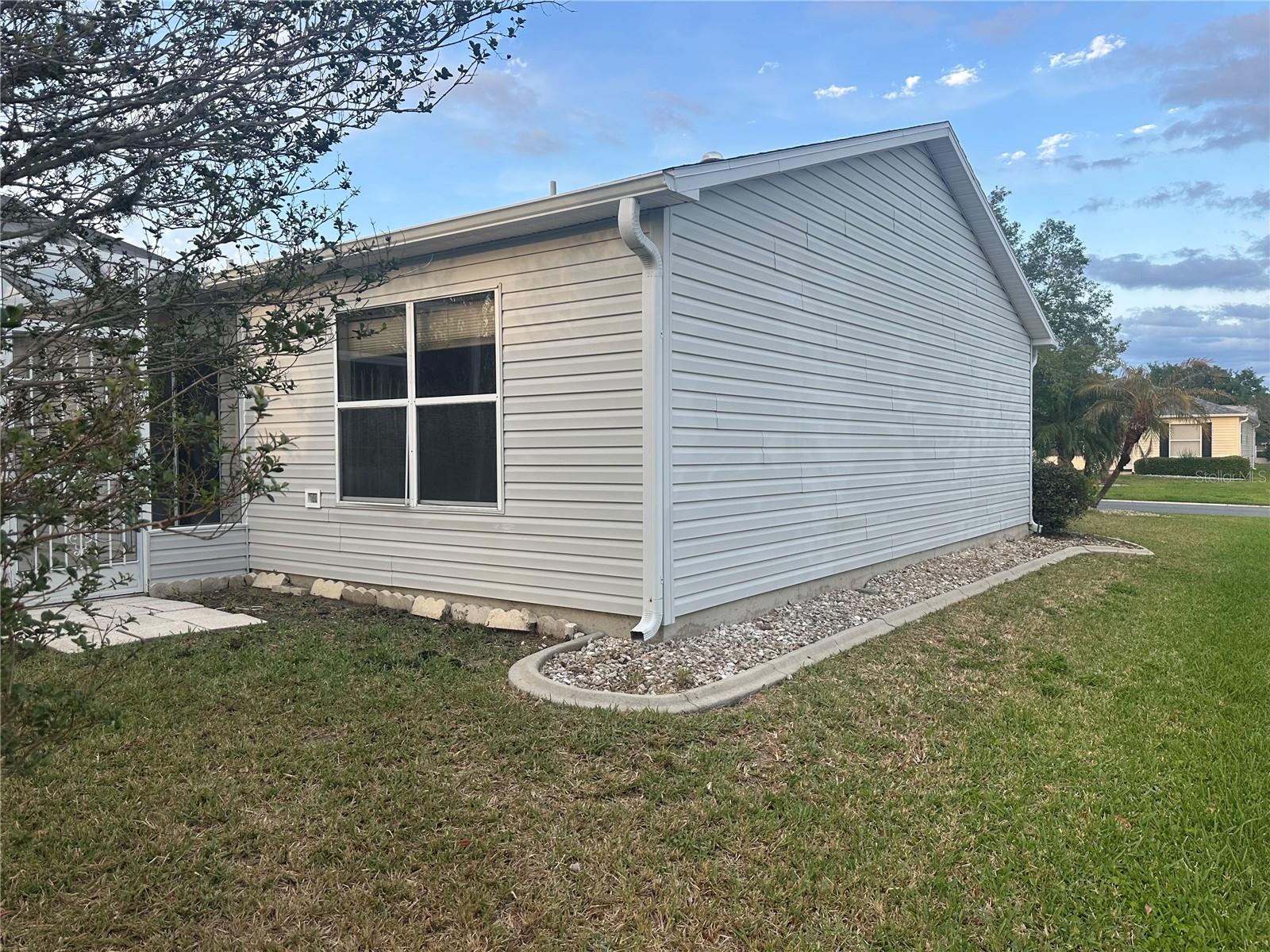1812 SANIBEL COURT