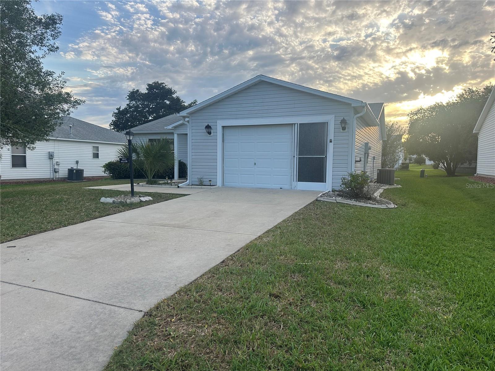1812 SANIBEL COURT