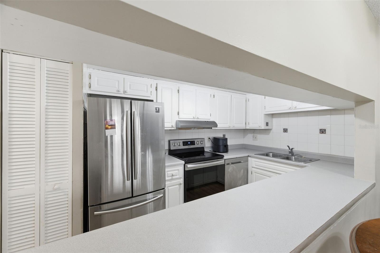 BOULEVARD CLUB THE CONDO - Residential