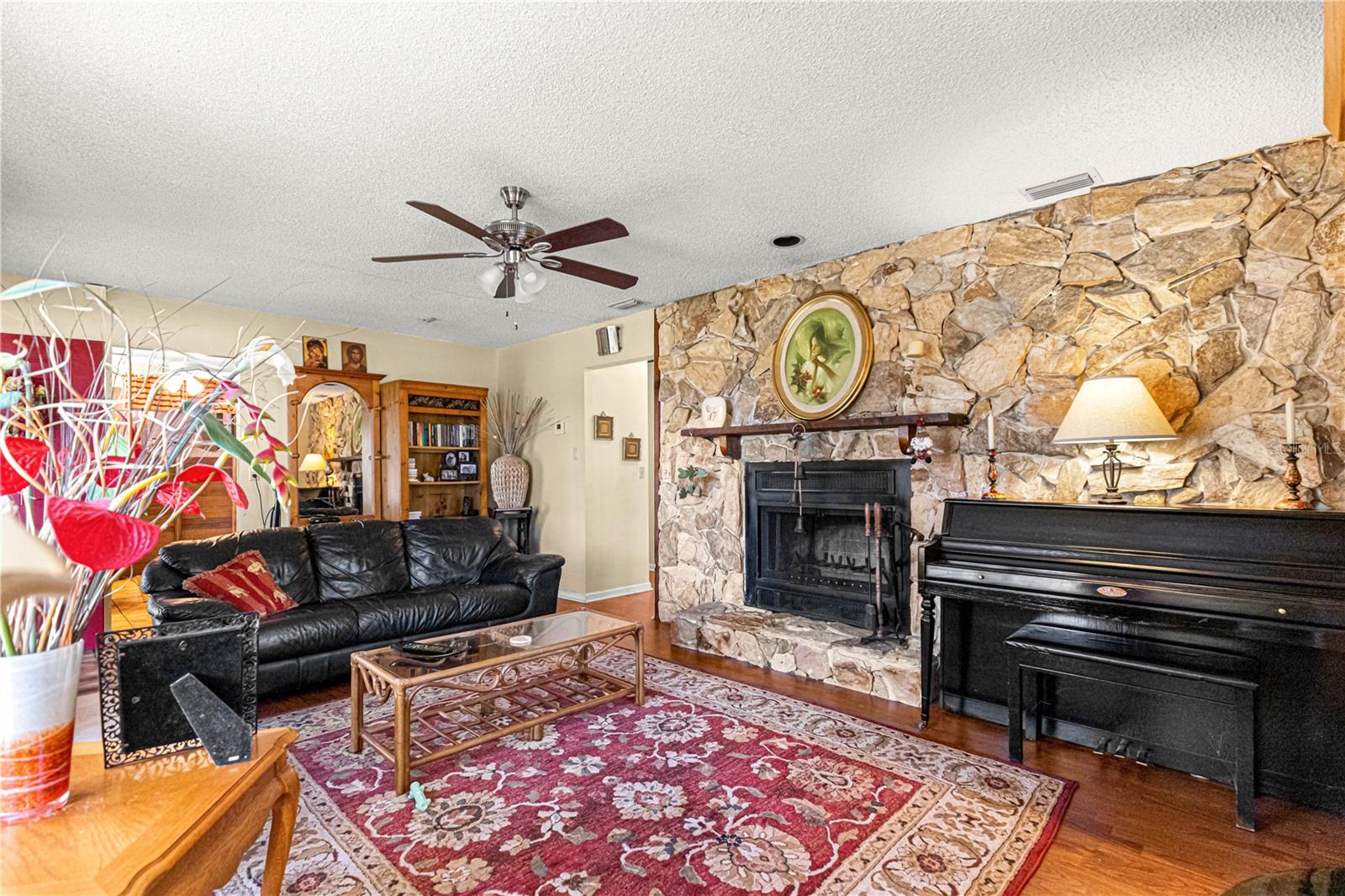 WOODS & LAKES SUB - Residential