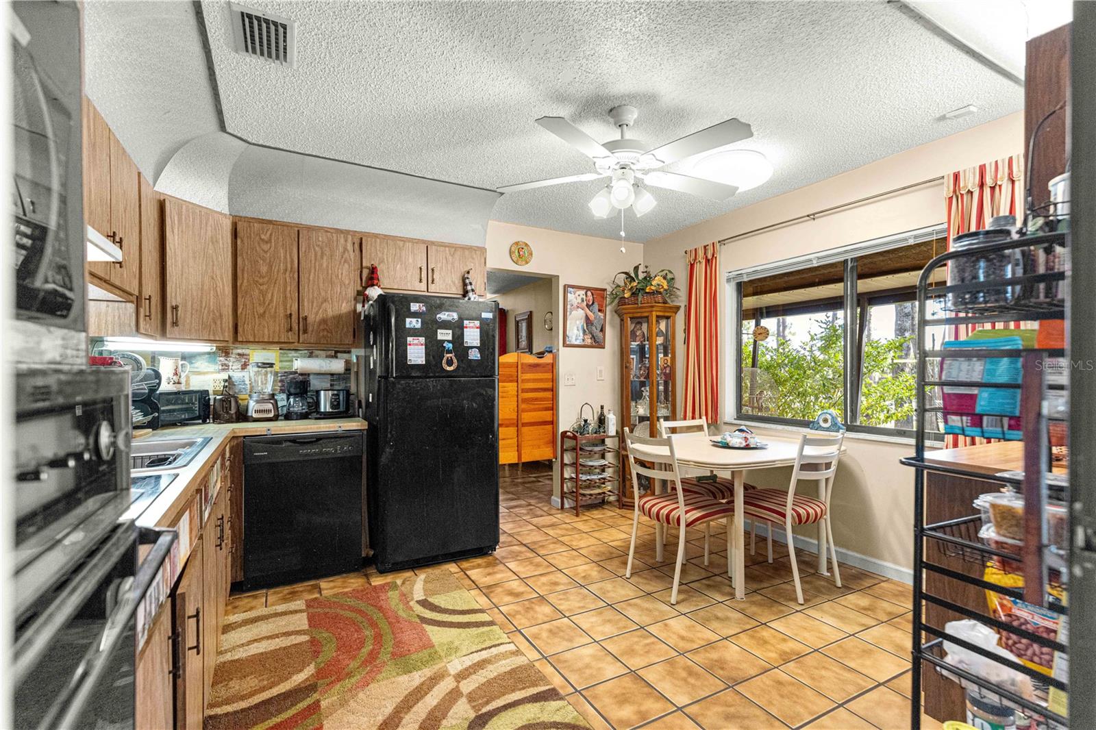 WOODS & LAKES SUB - Residential