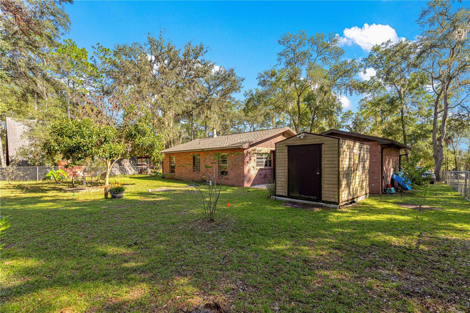 WOODS & LAKES SUB - Residential