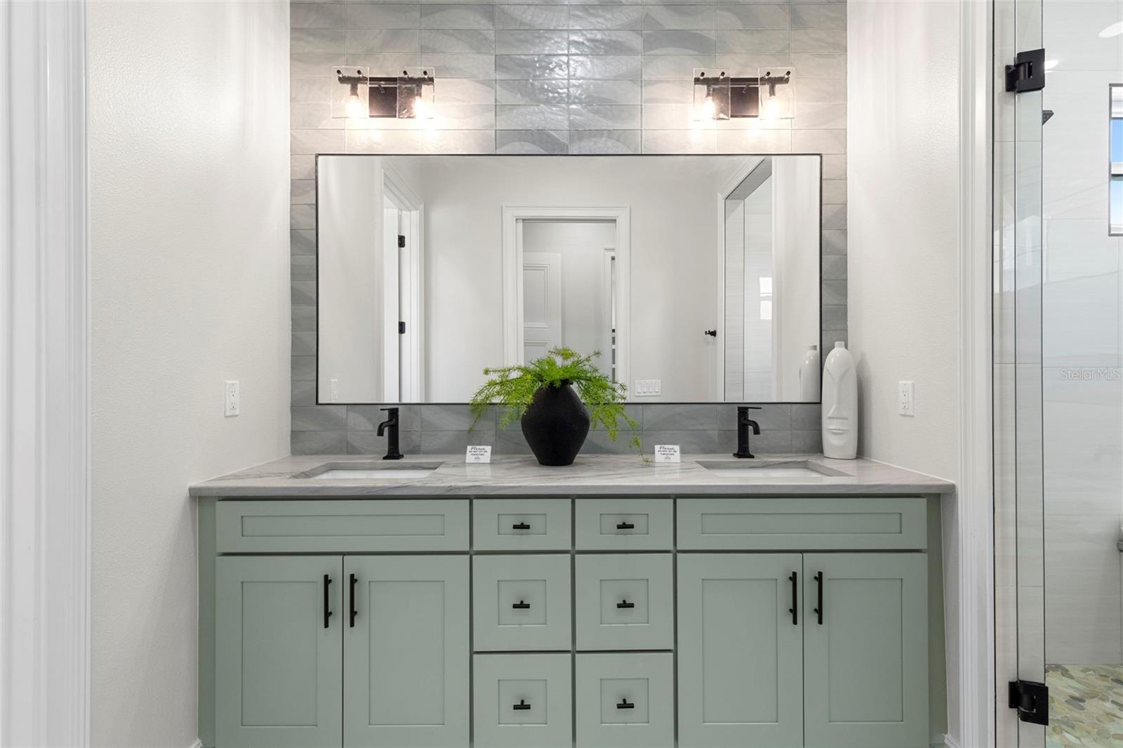 TYRONE - Residential