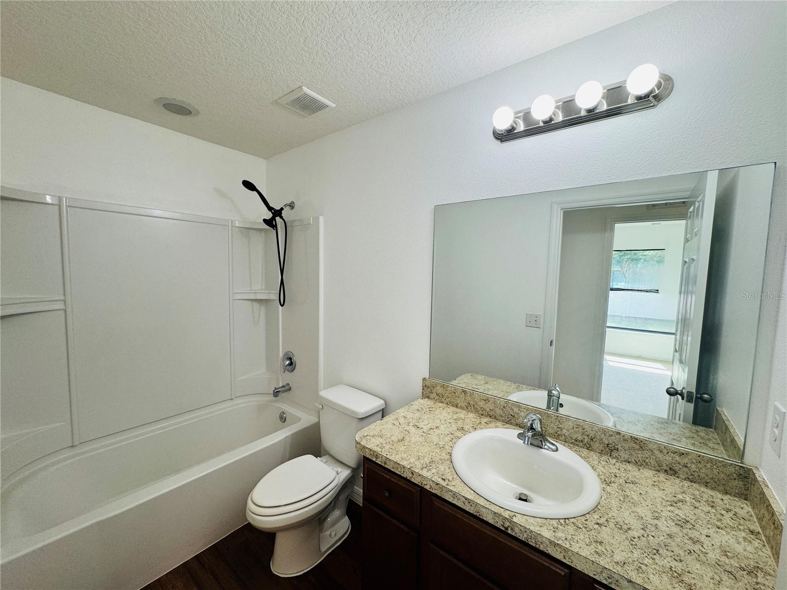 HIGHLAND MDWS PH 2B - Residential Lease