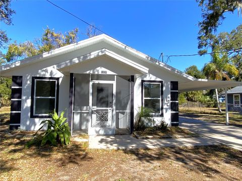 Photo of 1835 6th Avenue E, Bradenton, FL 34208 (MLS # TB8473979)