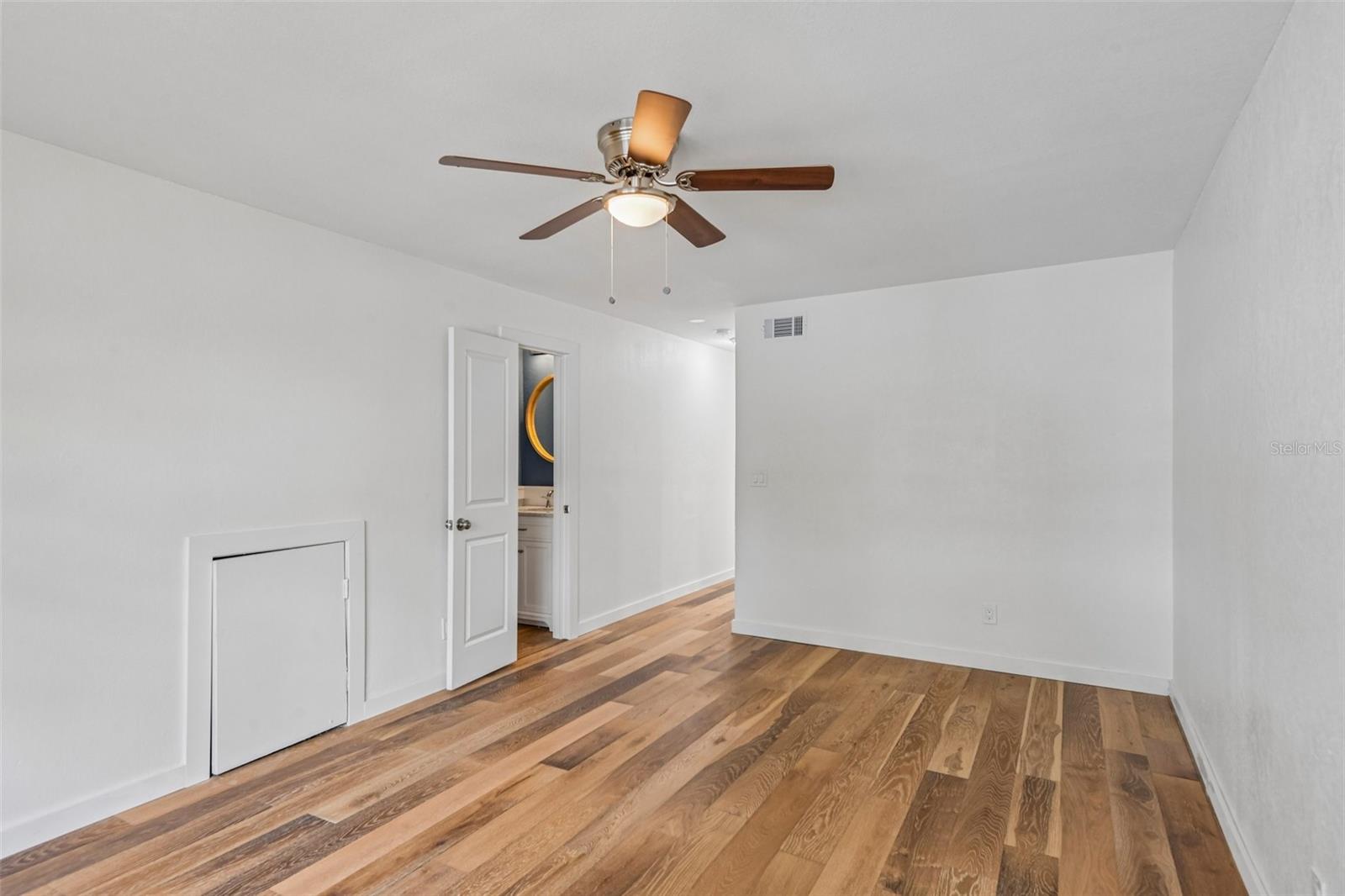 WATERSIDE CONDO III - Residential