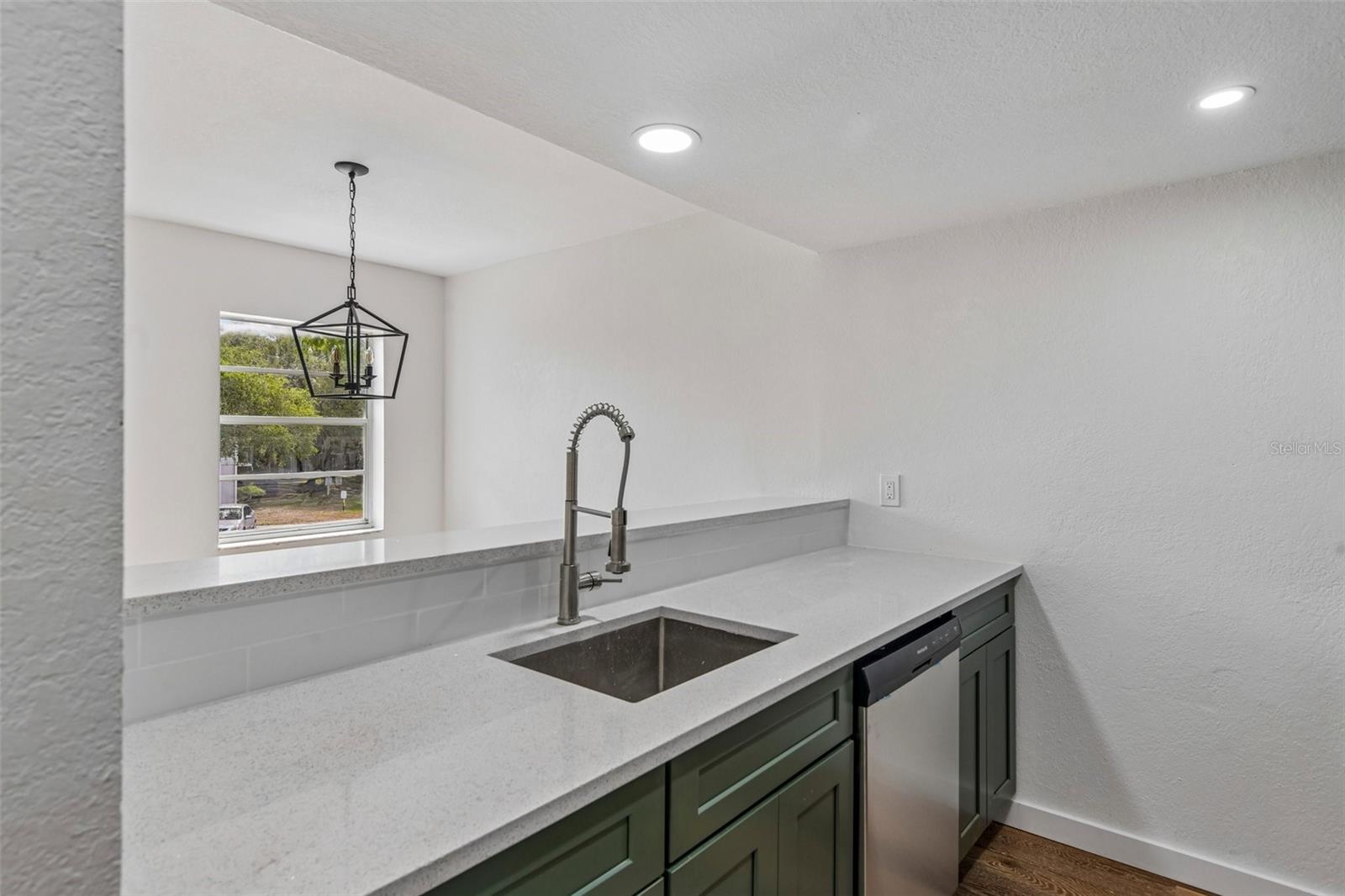 WATERSIDE CONDO III - Residential