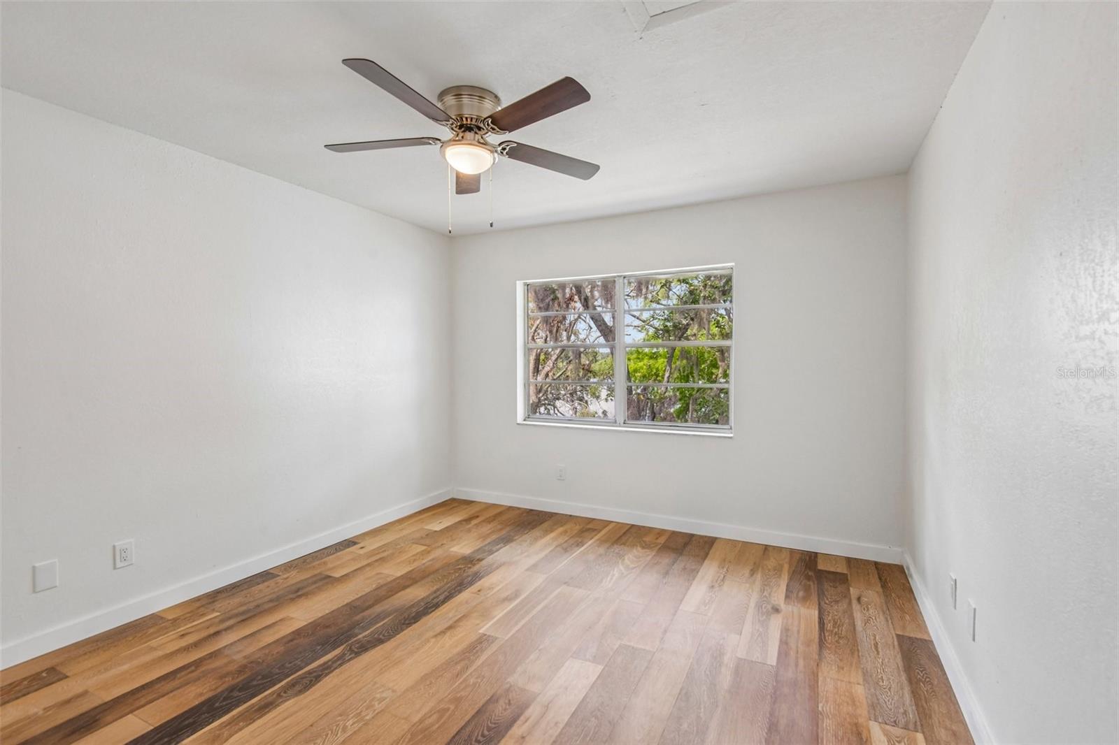 WATERSIDE CONDO III - Residential