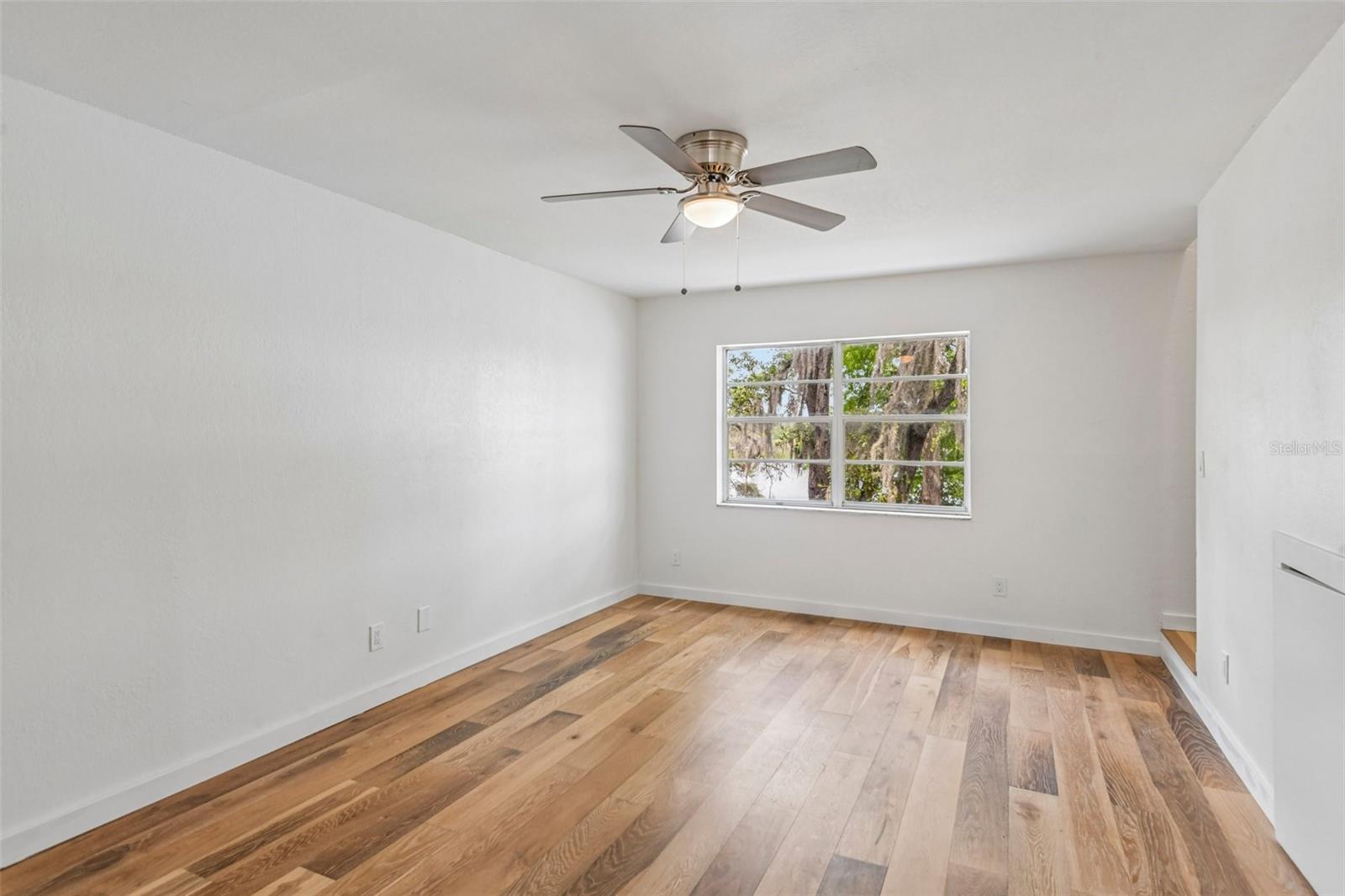 WATERSIDE CONDO III - Residential