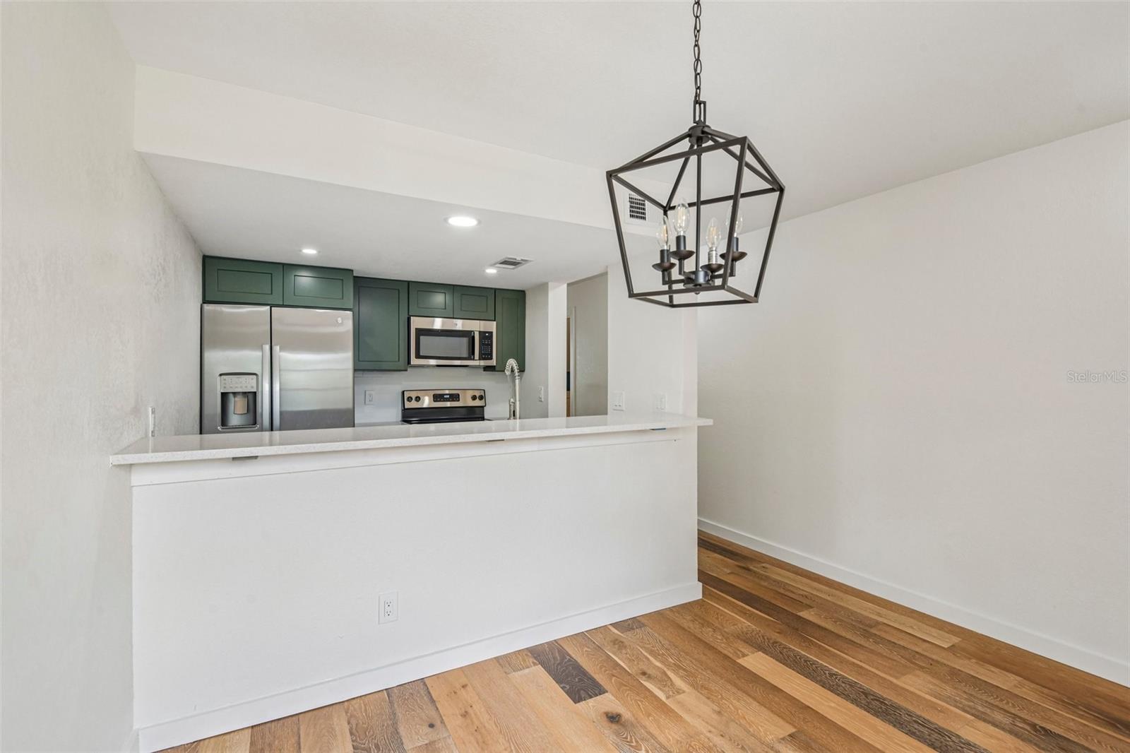 WATERSIDE CONDO III - Residential